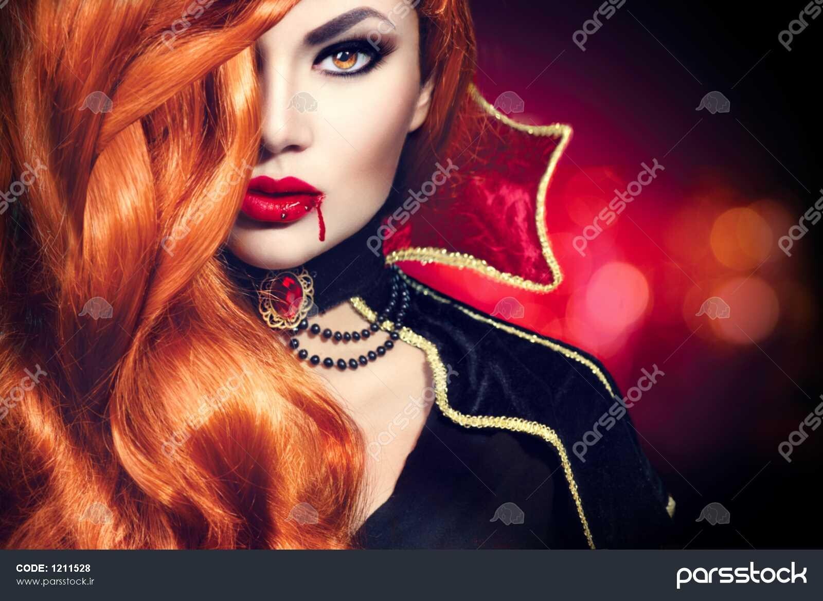 1211528 پرتره زن خون آشام هالووین زرق و برق زیبا مد خانم خون آشام با موهای بلند قرمز زیبایی را تشکیل