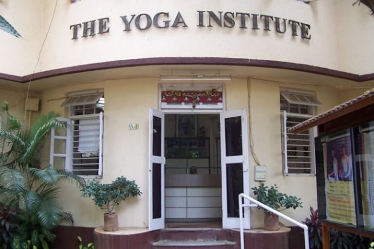 yoga-institute-bonbai-768x512.jpg