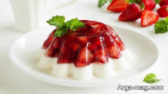 Garnish-the-jelly-with-strawberries-10.jpg
