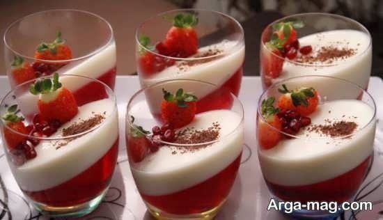 Garnish-the-jelly-with-strawberries-23.jpg