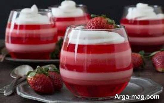Garnish-the-jelly-with-strawberries-4.jpg