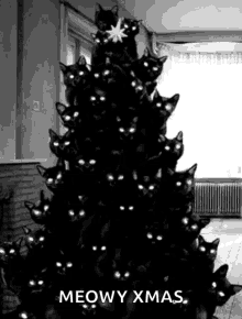 black-cat-christmas-tree.gif