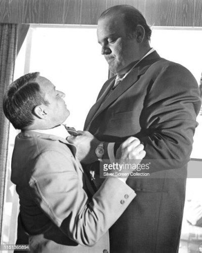 Actors Dan Blocker (right) as Waldo Gronsky and Frank Sinatra as Tony Rome in the detective film 'Lady in Cement', 1968.  (Photo by Silver Screen Collection/Getty Images)