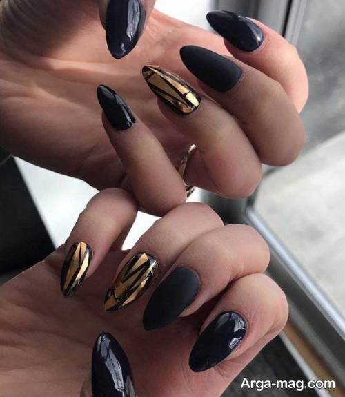 Golden-black-nail-design-5.jpeg